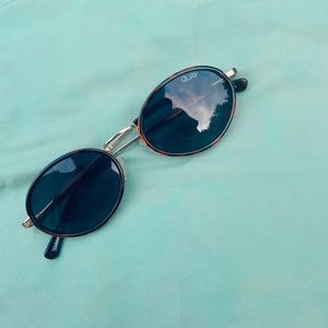 Quay Line Up Small Oval Sunglasses